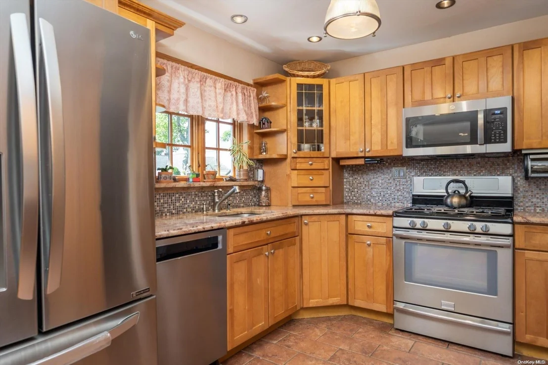 Photo of 467 Freeman Avenue