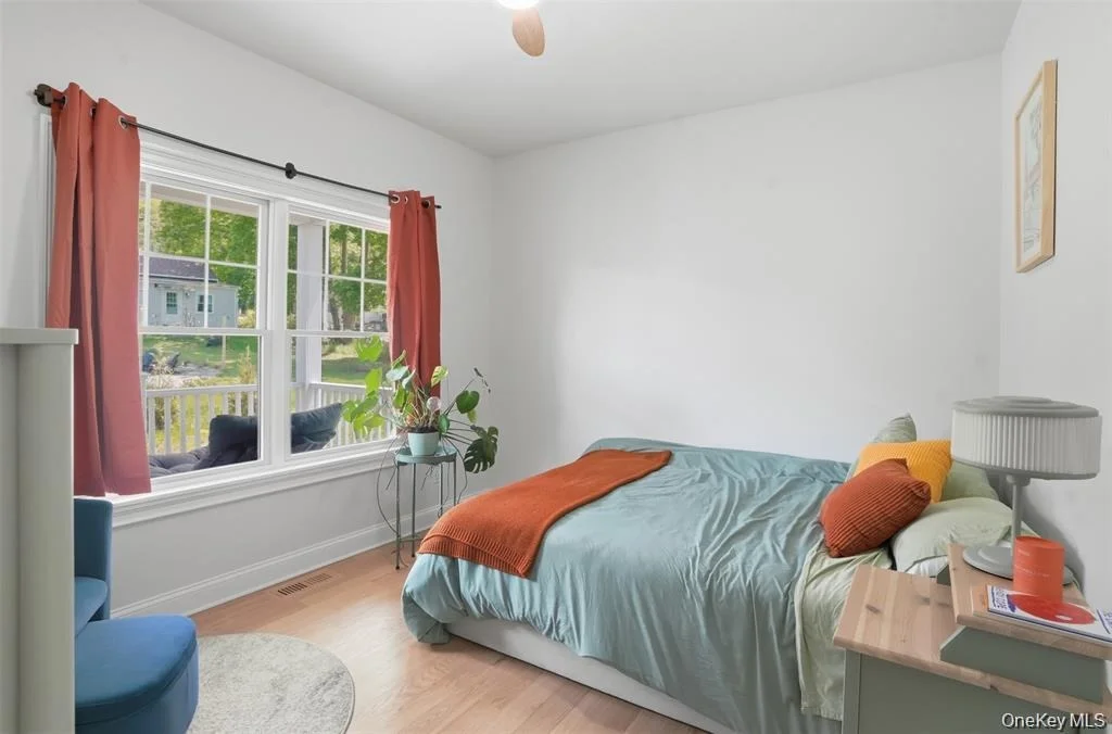 Photo of 33 Howland Avenue