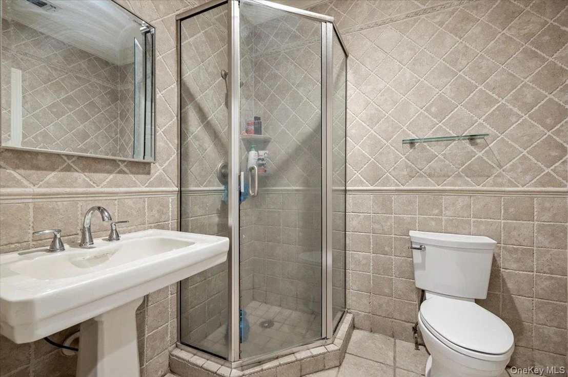 Photo of 21 Astor Avenue