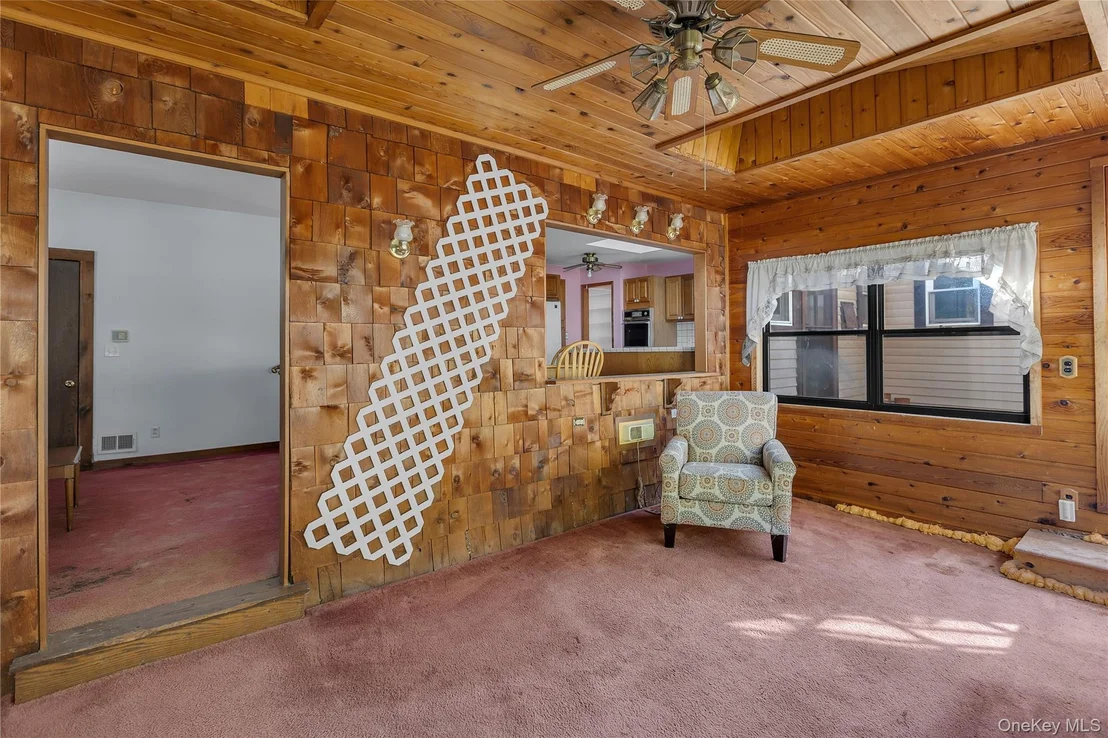 Photo of 6 Roxbury Drive