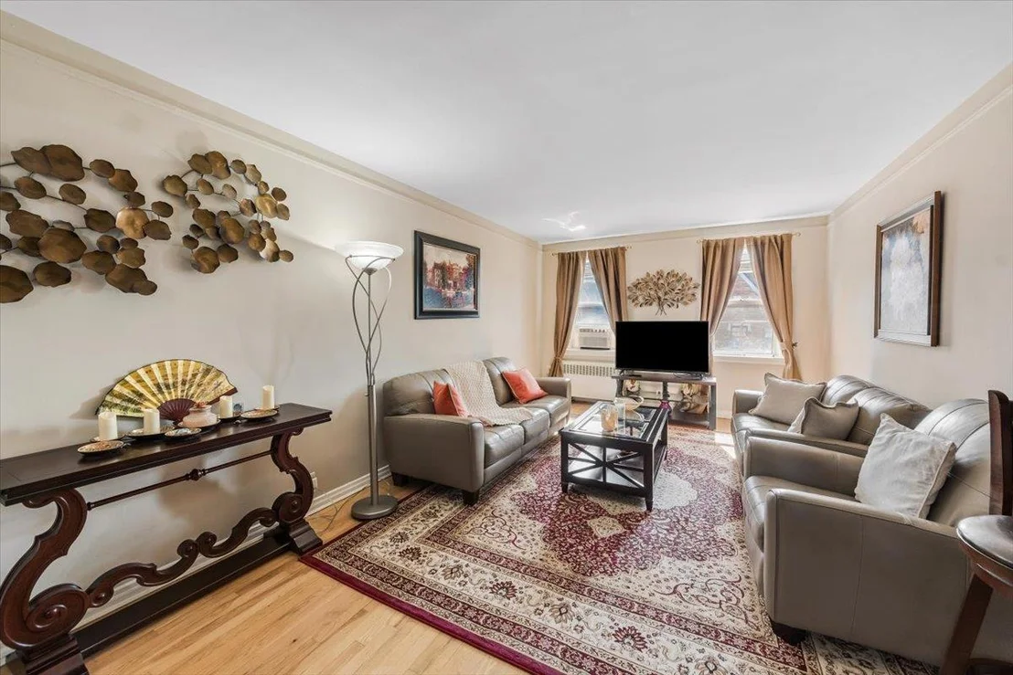 Photo of Unit 6F at 821 Bronx River Road
