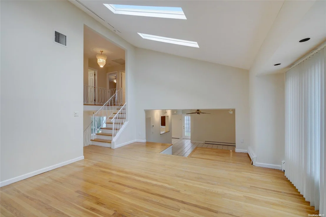 Photo of 974 Middle Bay Drive