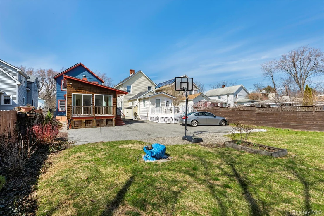 Photo of 39 N Chestnut Street