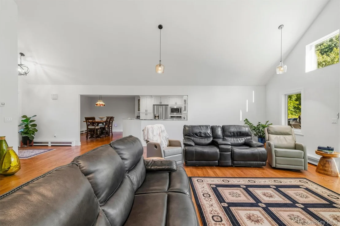 Photo of 12 Whitefield Avenue