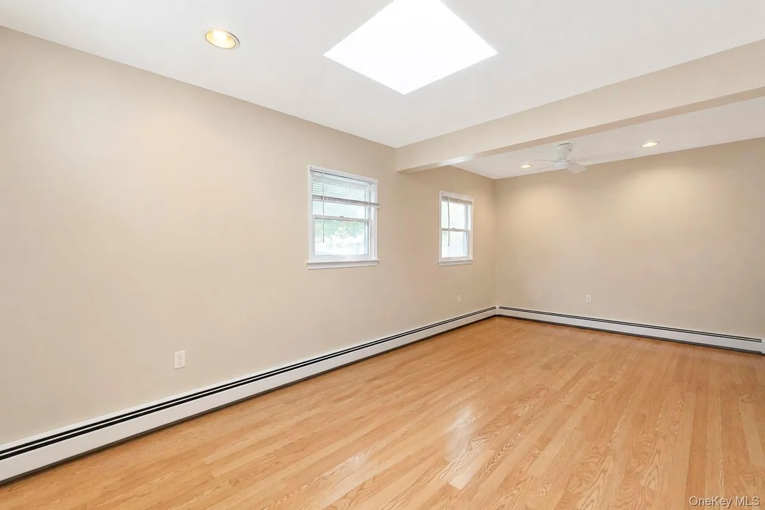 Photo of 117 Selden Boulevard