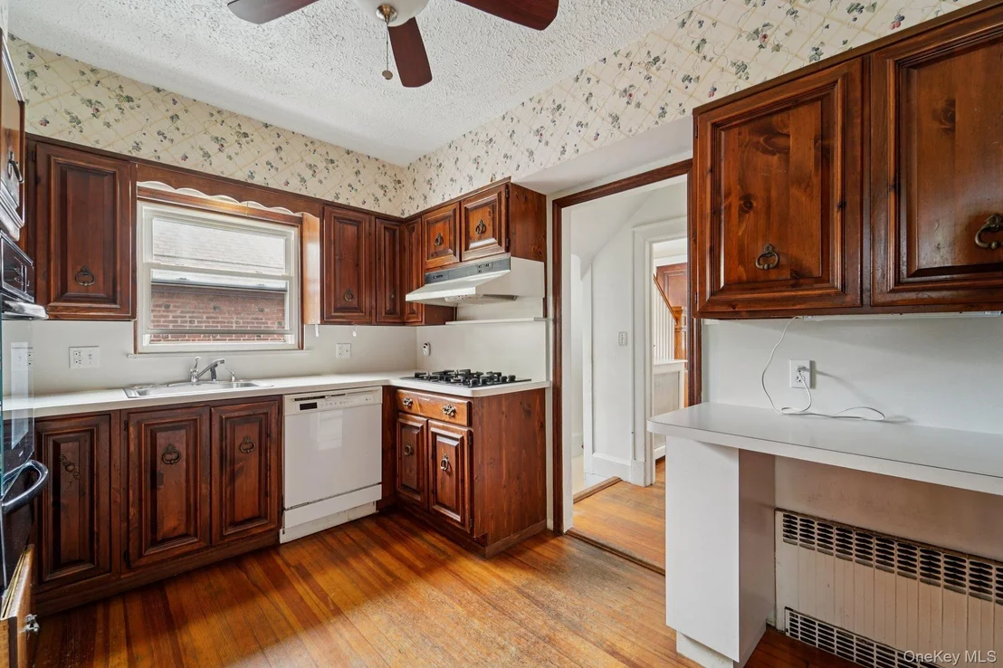 Photo of 115 Morsemere Avenue