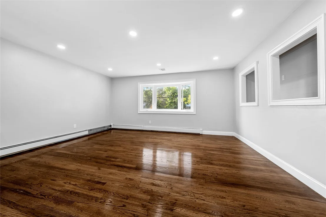 Photo of 38 Moffitt Boulevard