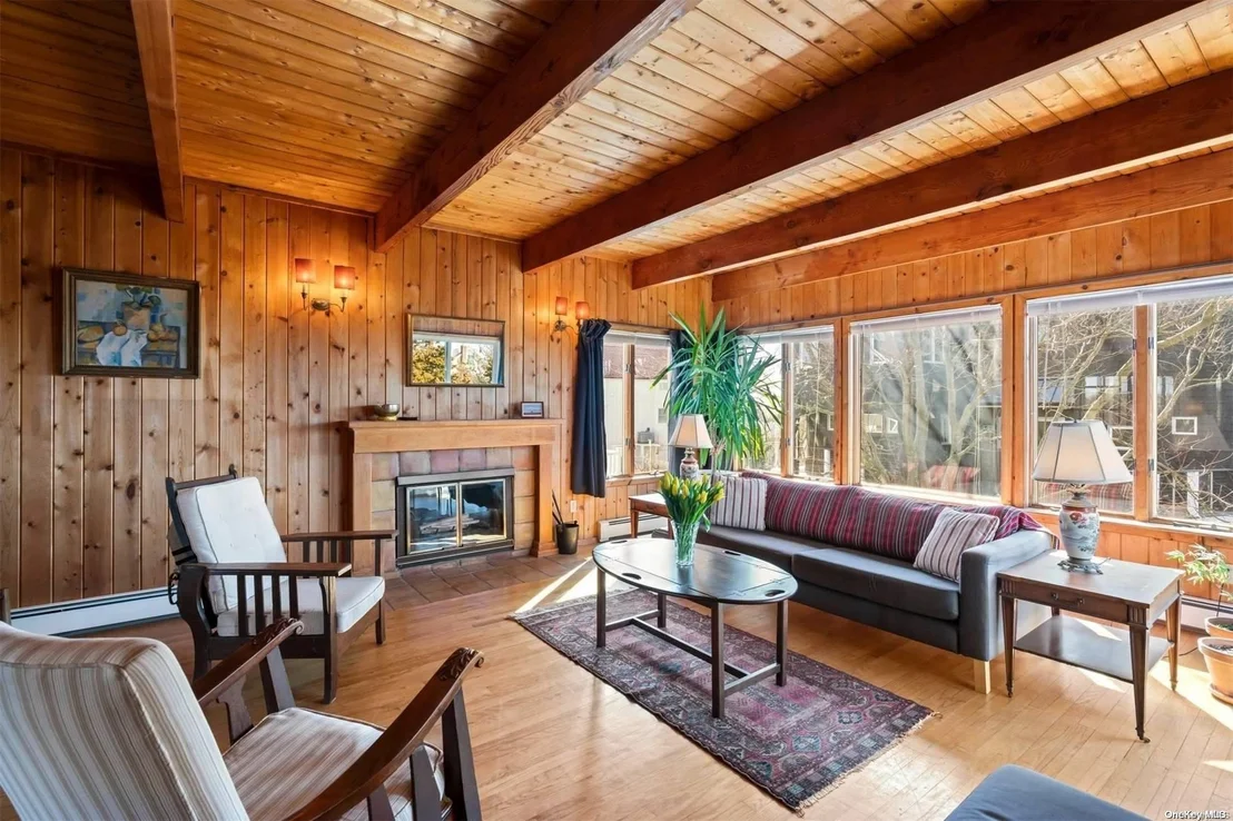 Photo of 85 Oak Beach Road