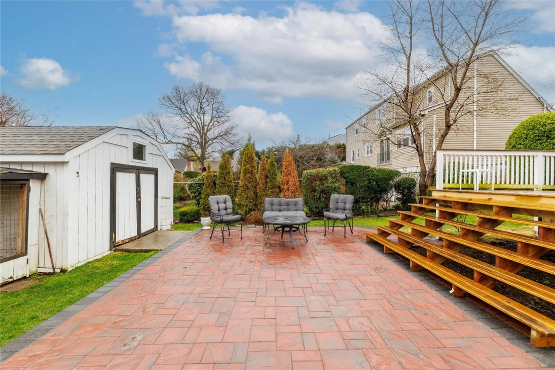 Photo of 231 Doris Avenue