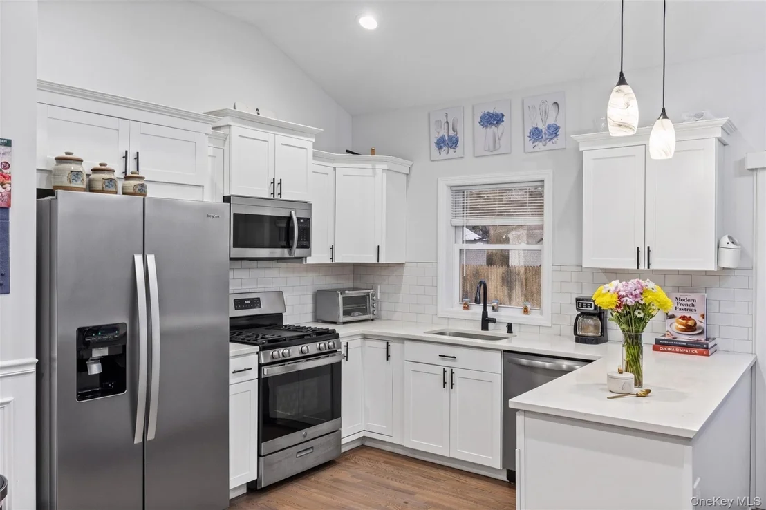Photo of 20 Cedar Road E