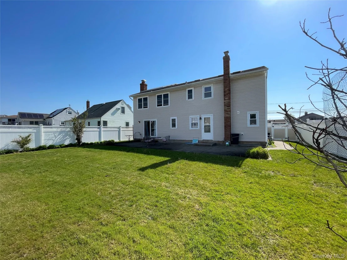 Photo of 84 Surf Road