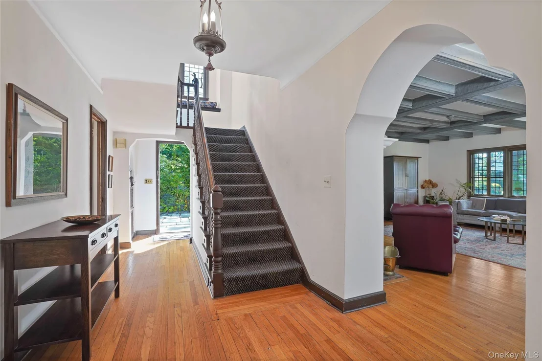 Photo of 253 Cliff Avenue