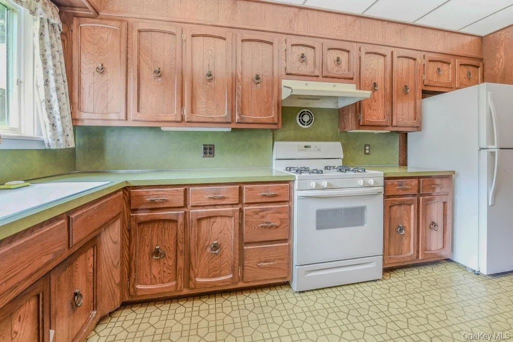 Photo of 30 Center Drive