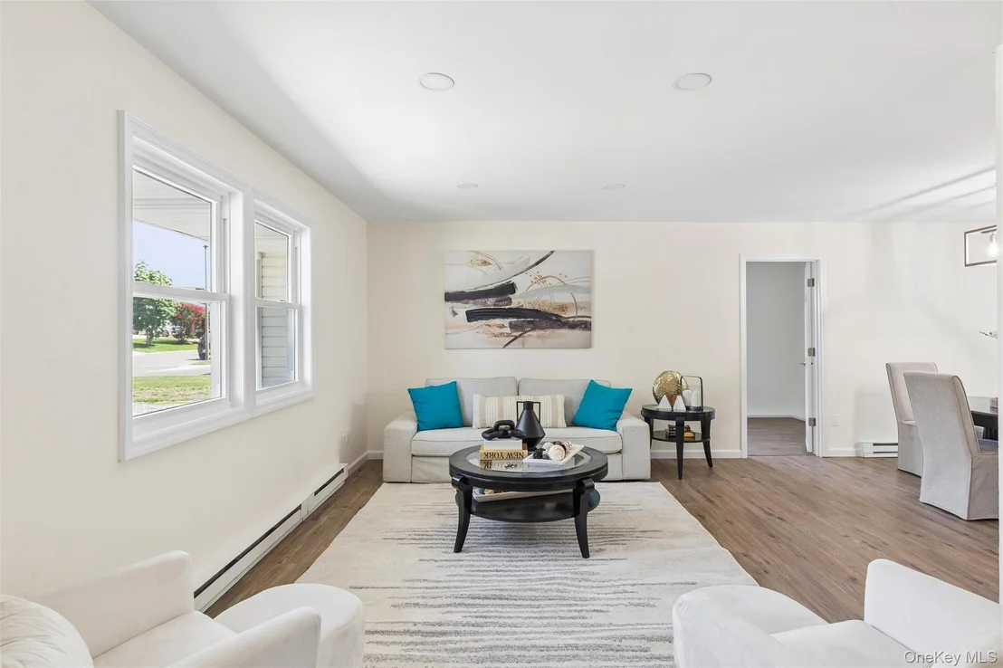 Photo of 91 Circle Drive W
