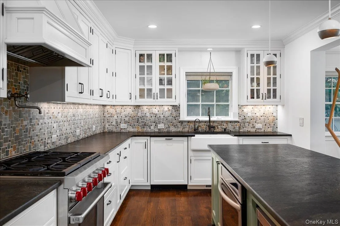 Photo of 80 Maple Avenue