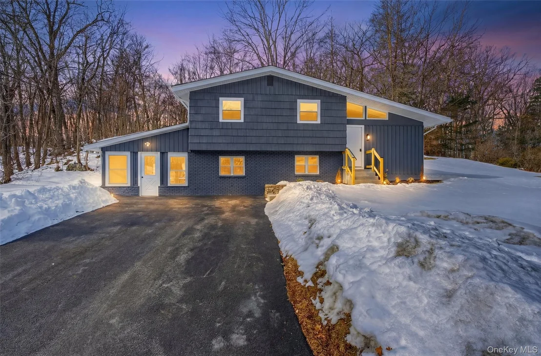Photo of 74 Roosevelt Road