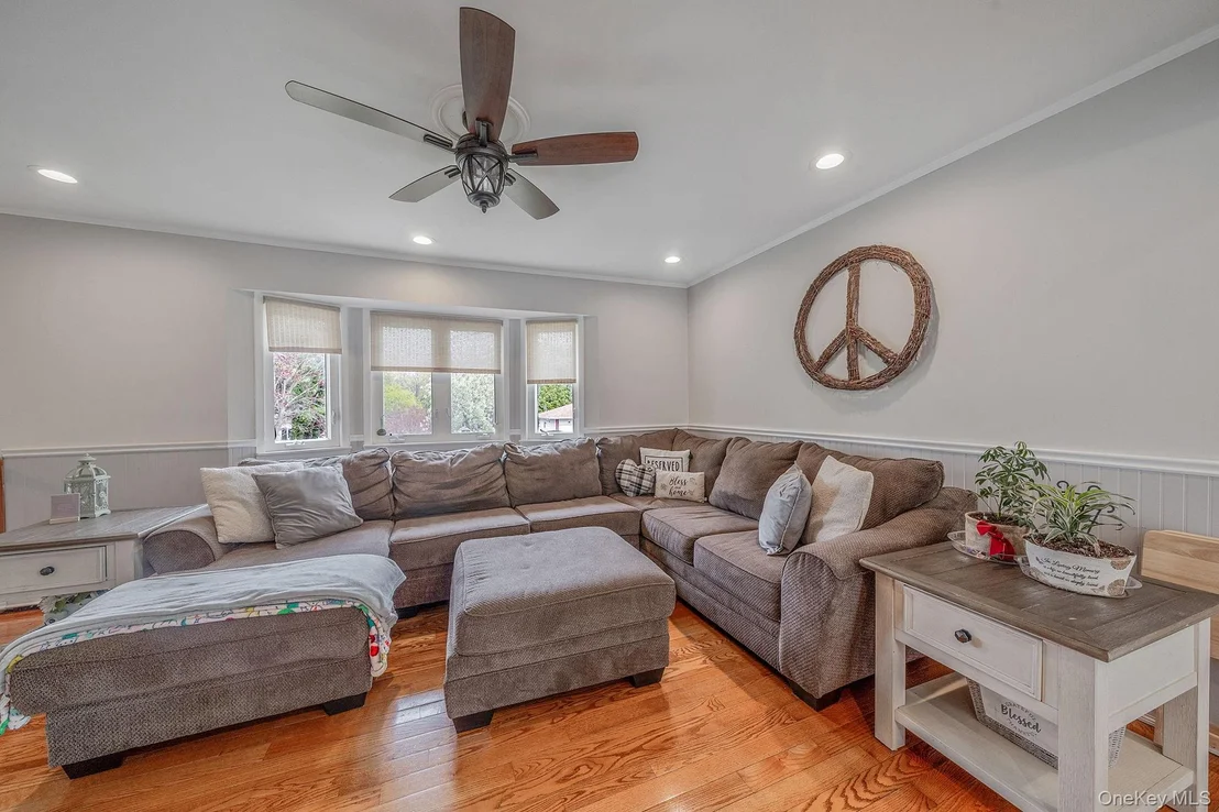 Photo of 6 Warbler Lane