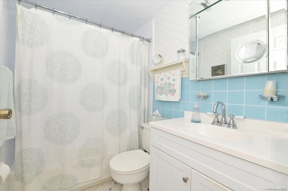 Photo of 876 Mayer Drive