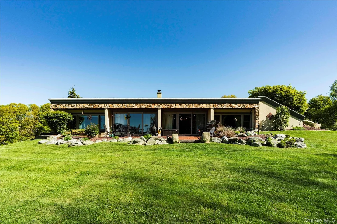 Photo of 115 N Smith Road
