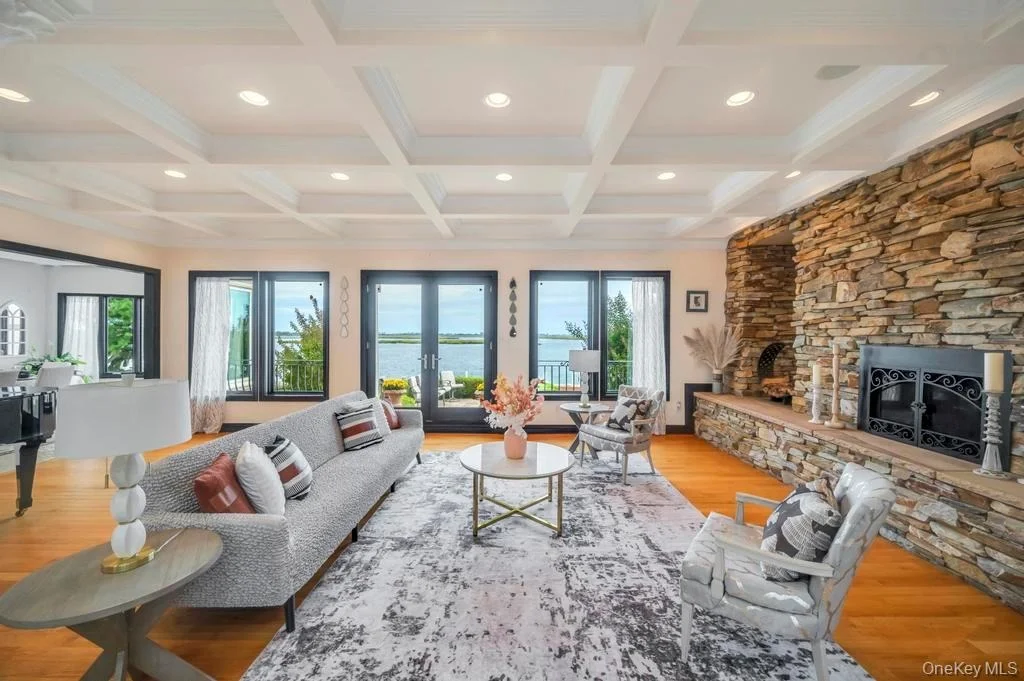 Photo of 1101 Harbor Road