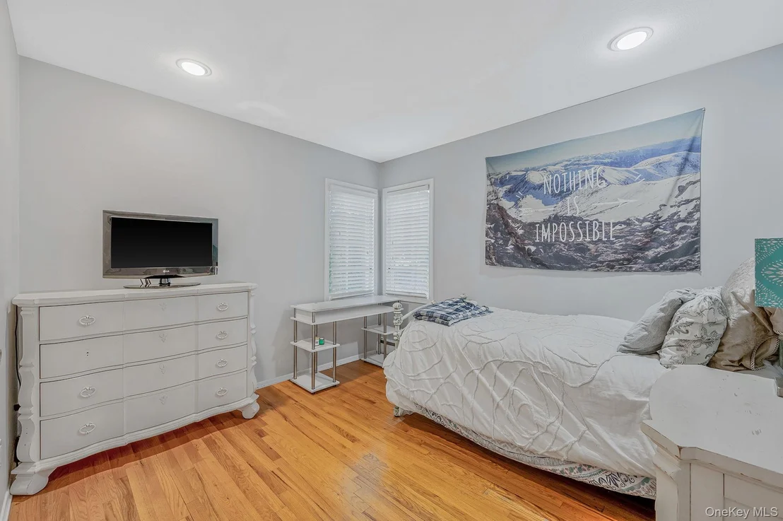 Photo of 122 Southern Parkway