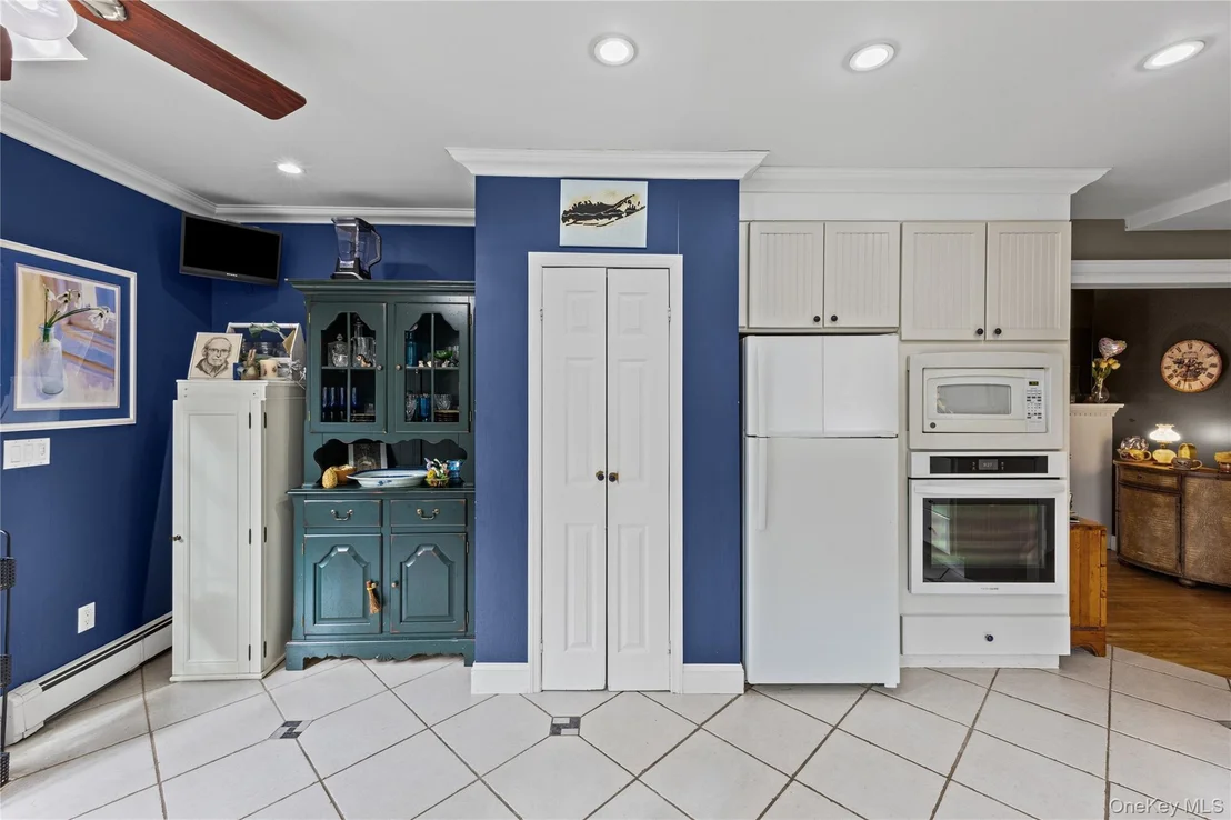 Photo of 43 Astor Avenue