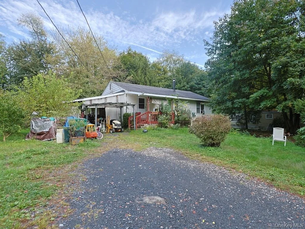 Photo of 751 State Route 52