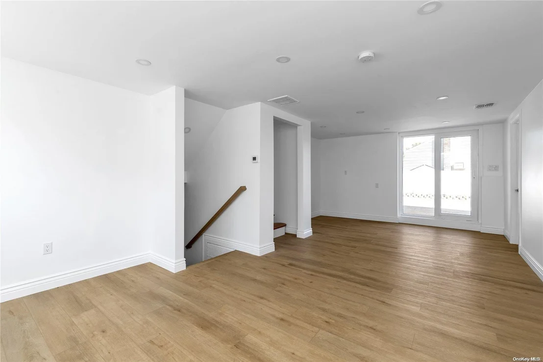Photo of 101 Grohmans Lane