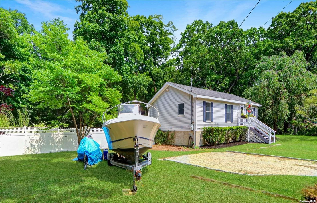 Photo of 205 Washington Drive