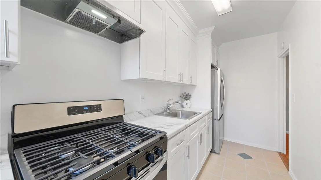 Photo of Unit B52 at 754 Bronx River Road