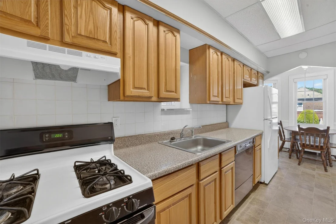 Photo of 84 Halstead Avenue