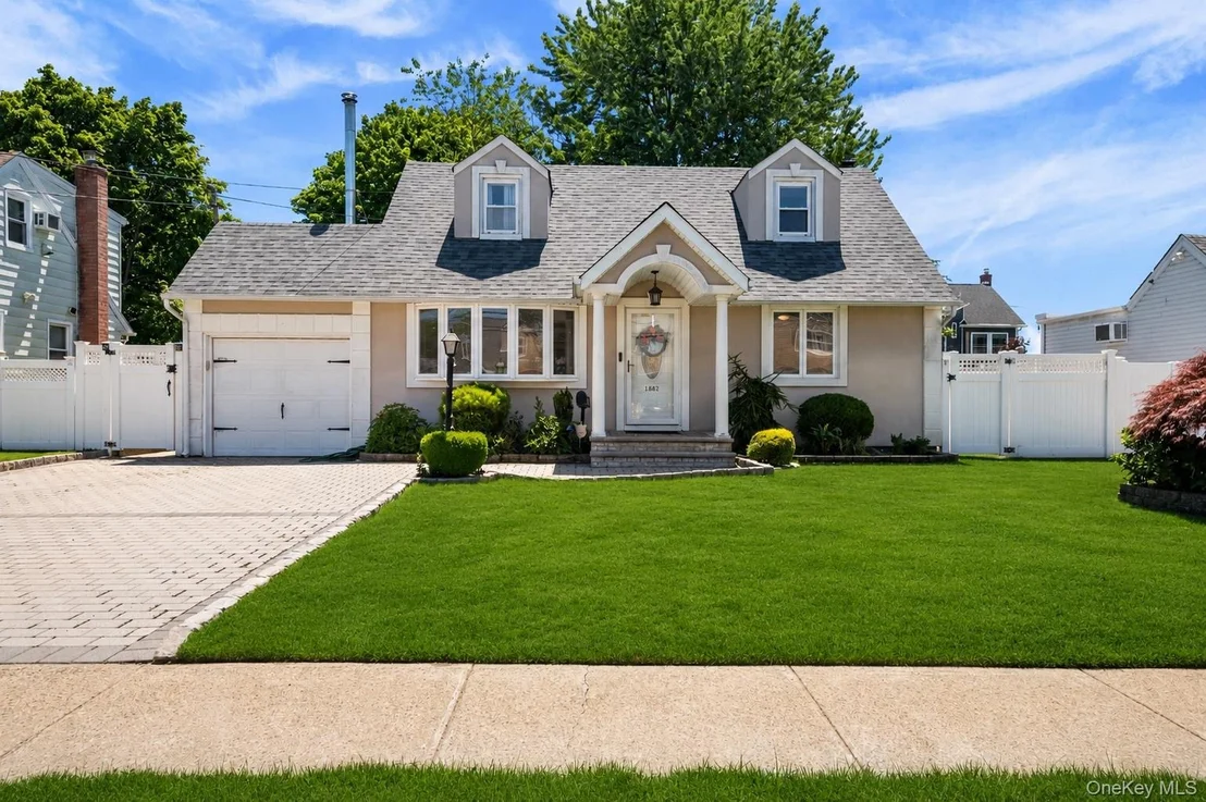 Photo of 1882 Byrd Drive