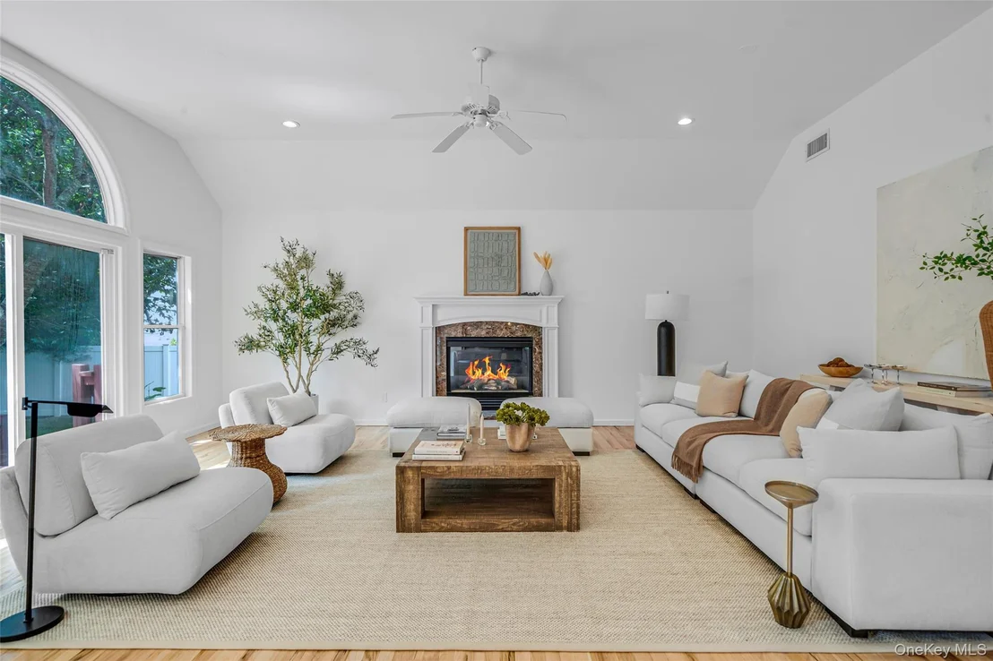 Photo of 17 Esplanade Drive