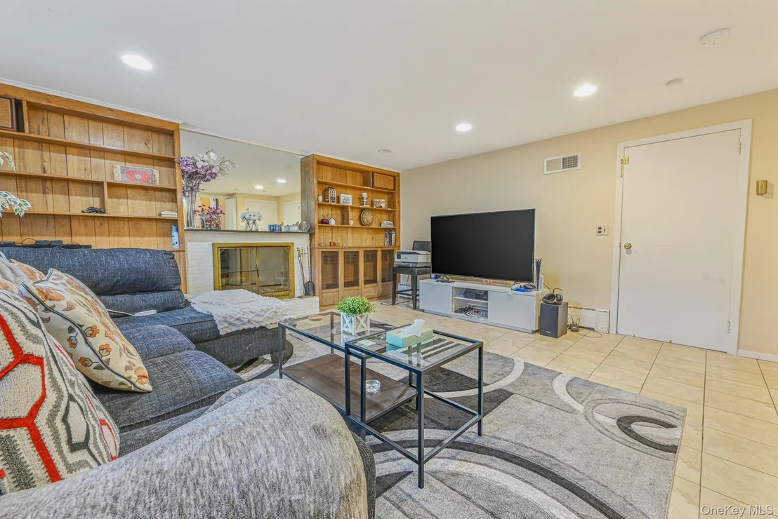 Photo of 216 Birch Drive