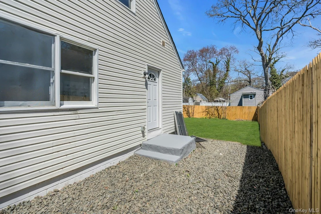 Photo of 133 Lakeview Drive
