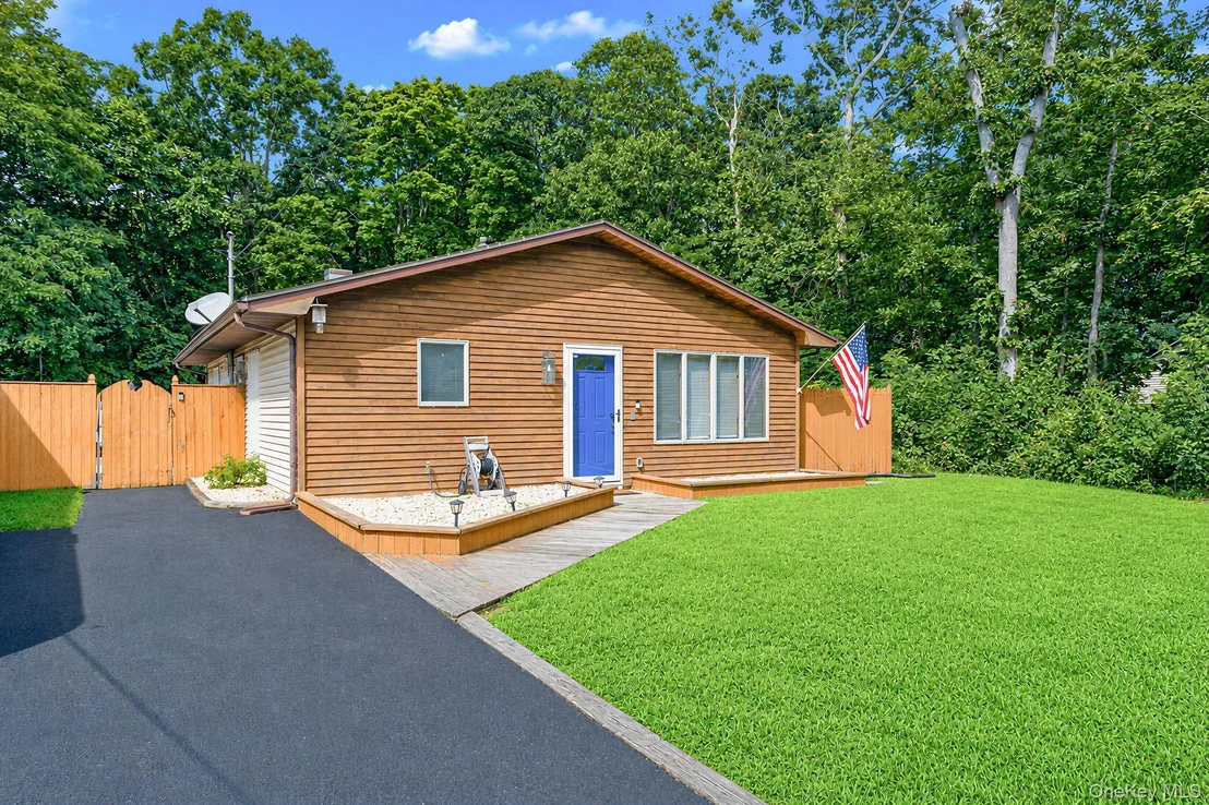 Photo of 43 Wavecrest Drive