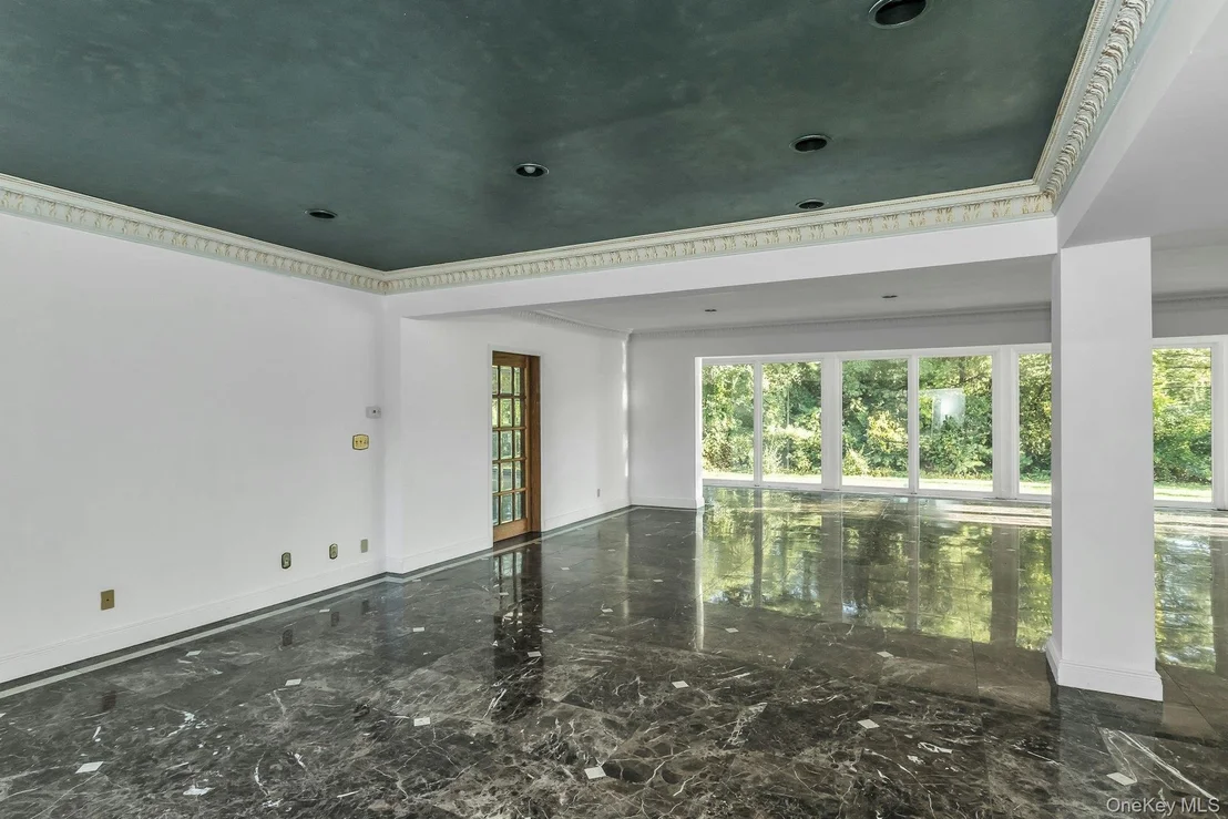Photo of 21 Overbrooke Lane