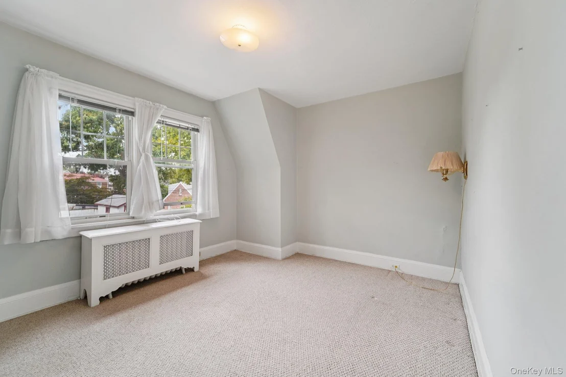 Photo of 115 Morsemere Avenue