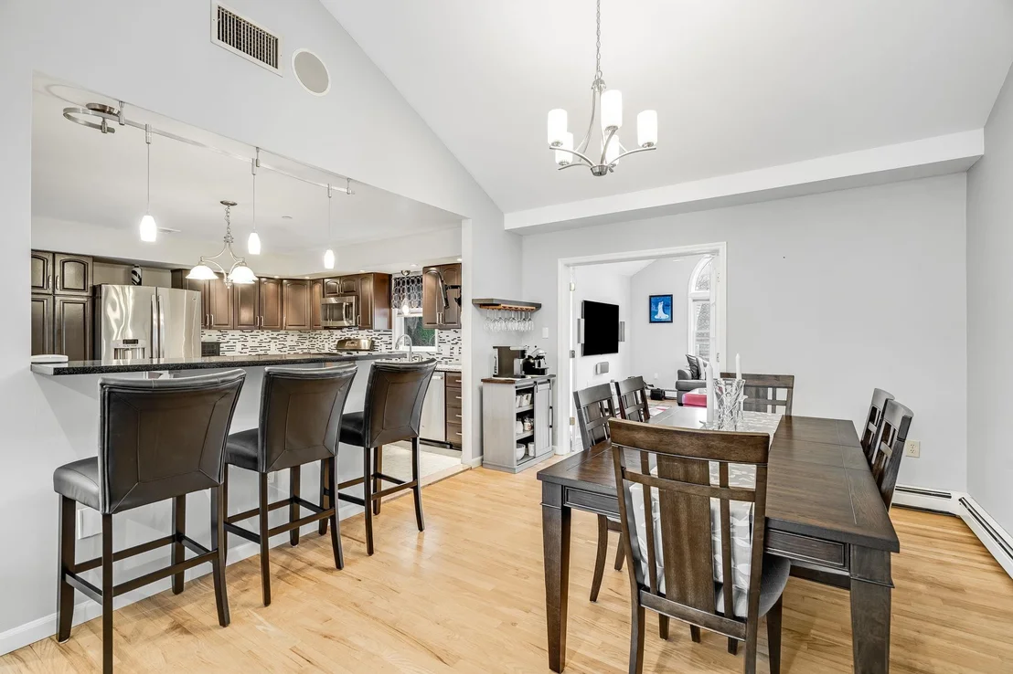 Photo of 9 Adelphi Avenue