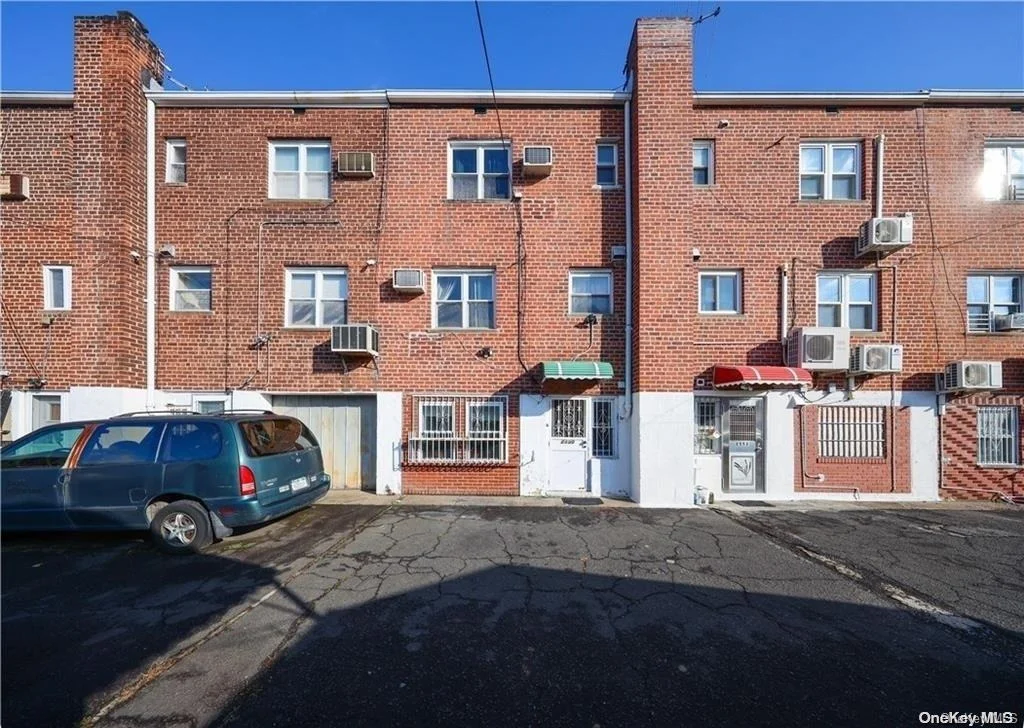 Photo of 2150 Ford Street