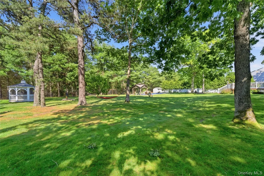 Photo of 9 Ridgefield Drive