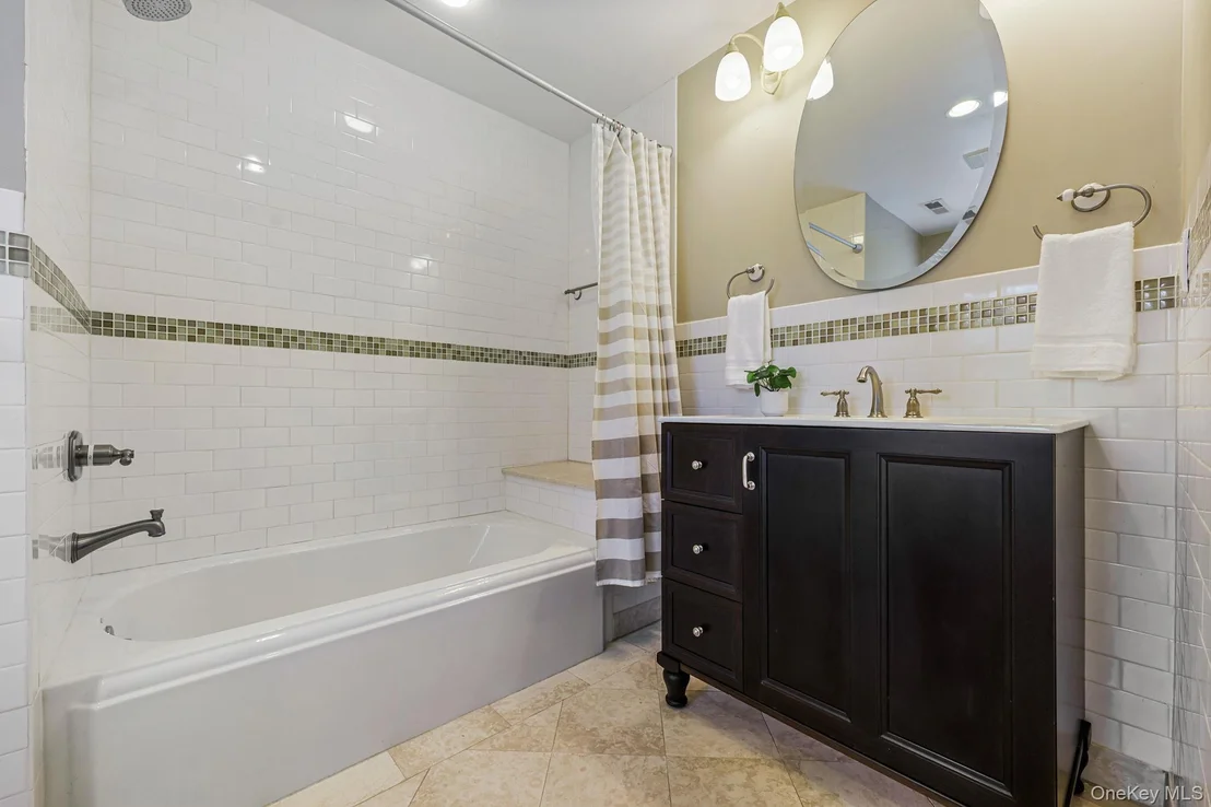 Photo of 146 Boulevard