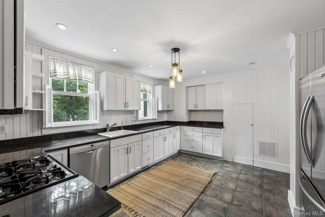 Photo of 25105 Main Road N
