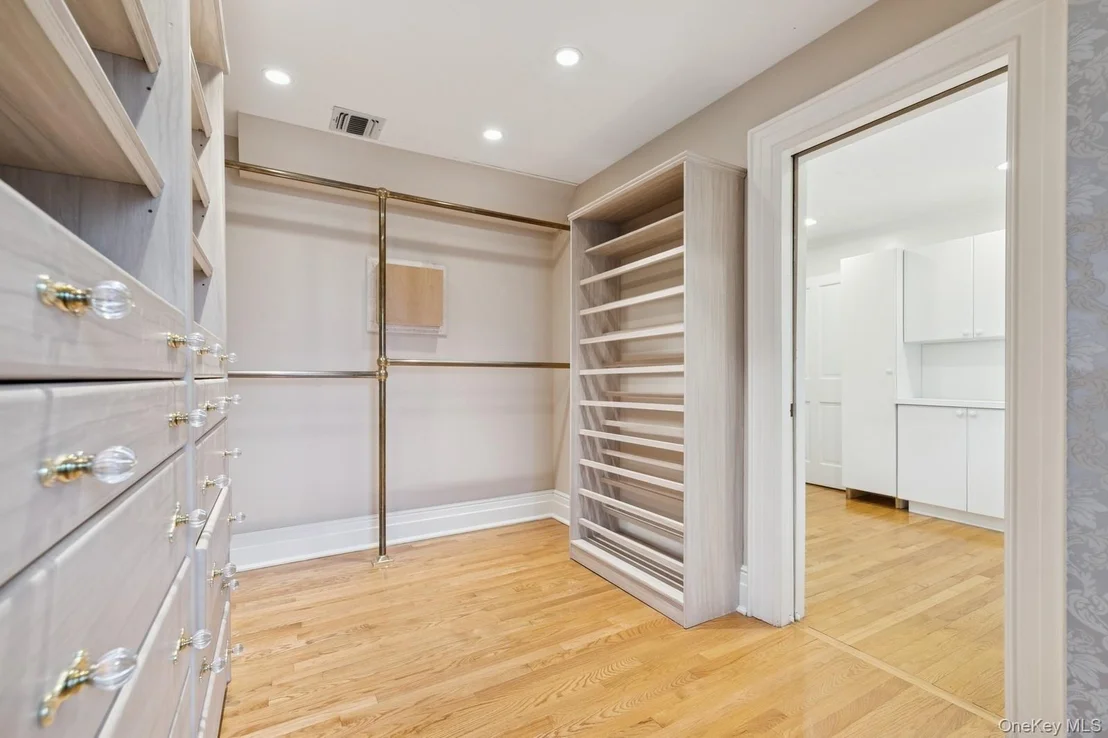 Photo of 80 Soundview Drive