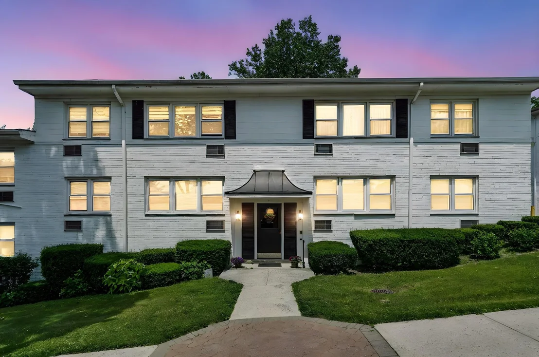 Photo of Unit D at 1 Avon Circle