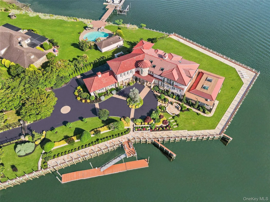 Photo of 1101 Harbor Road