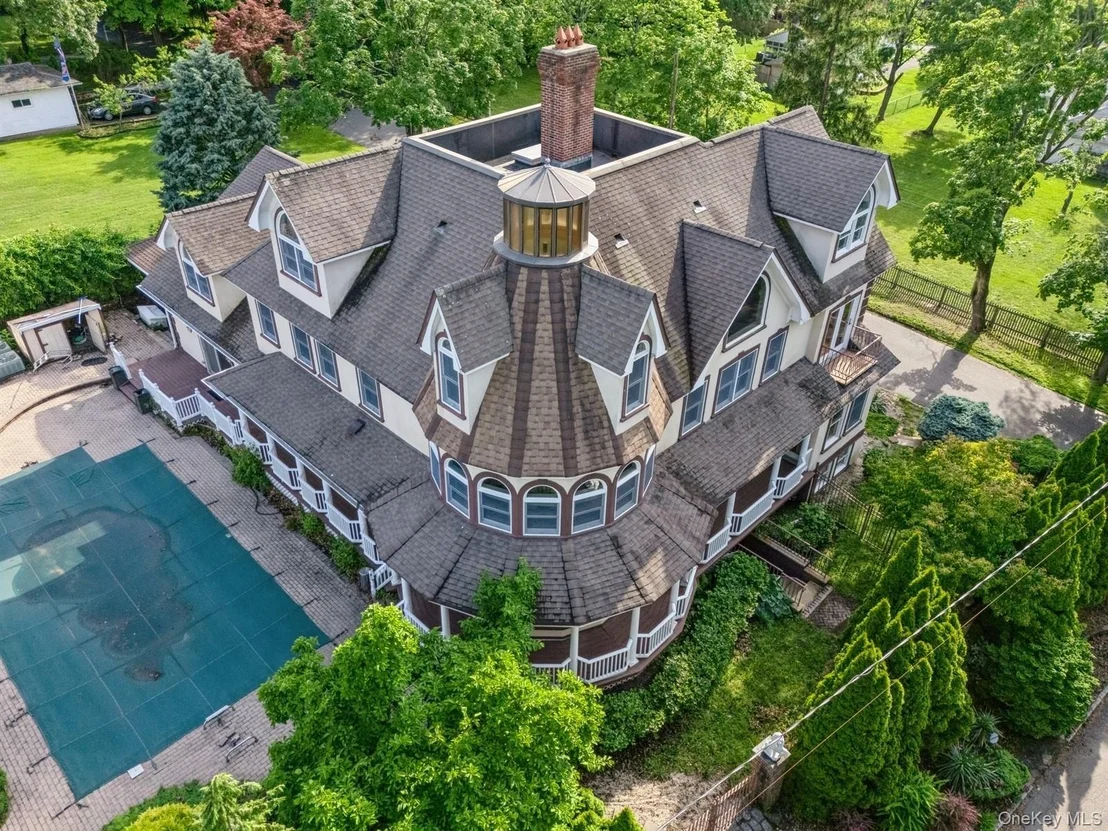 Photo of 80 Soundview Drive
