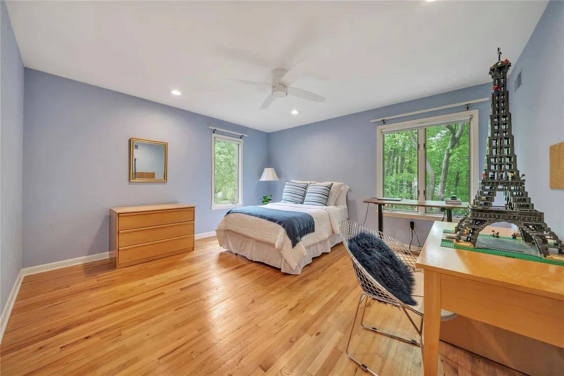Photo of 4 Bobby Close