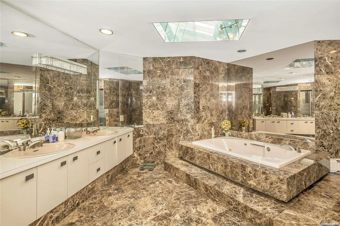 Photo of 35 Center Drive