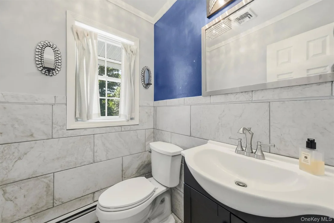 Photo of 32 Robinson Lane